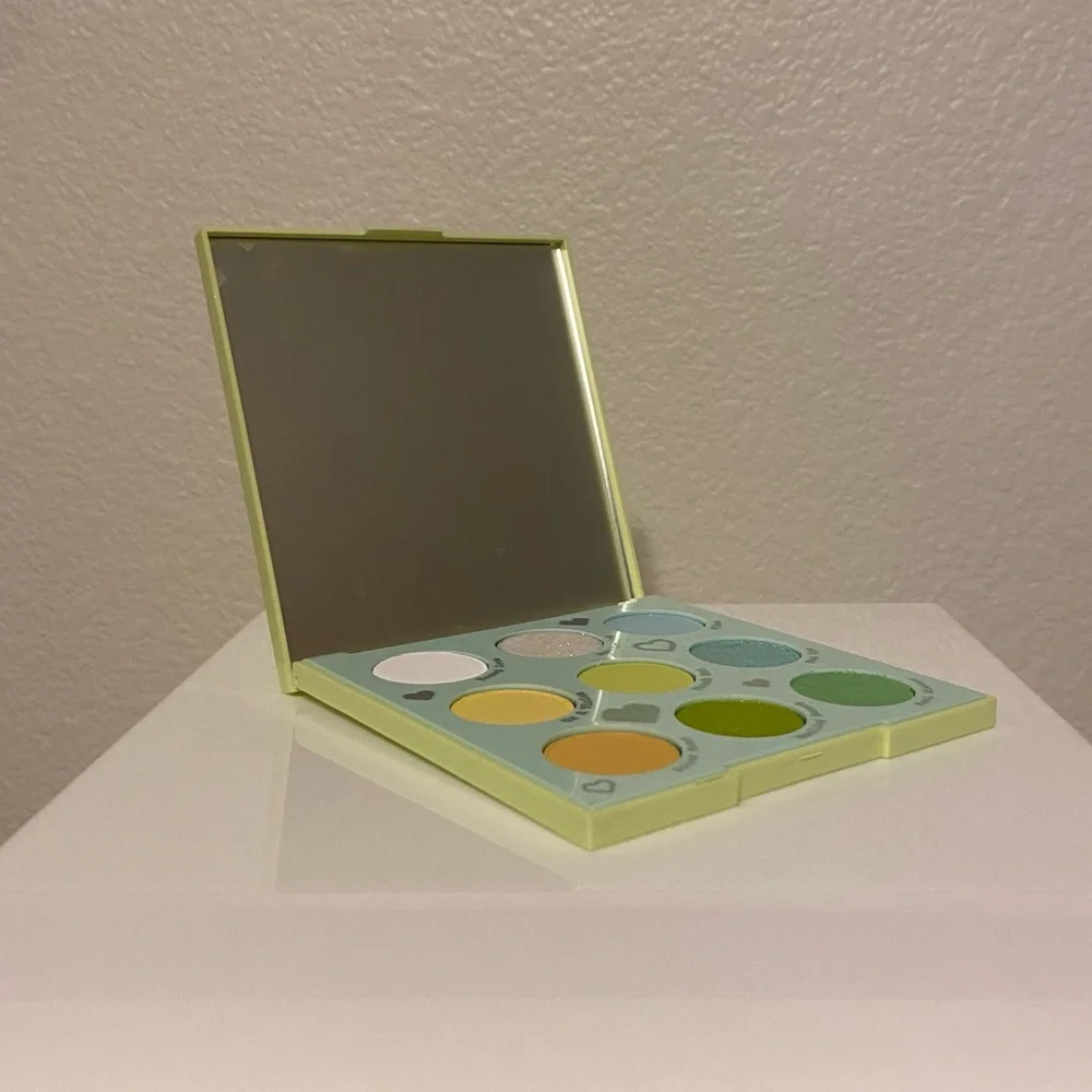 Colourpop Aura & Out Eyeshadow Palette New Without Box *DISCONTINUED* - Picture 3 of 6